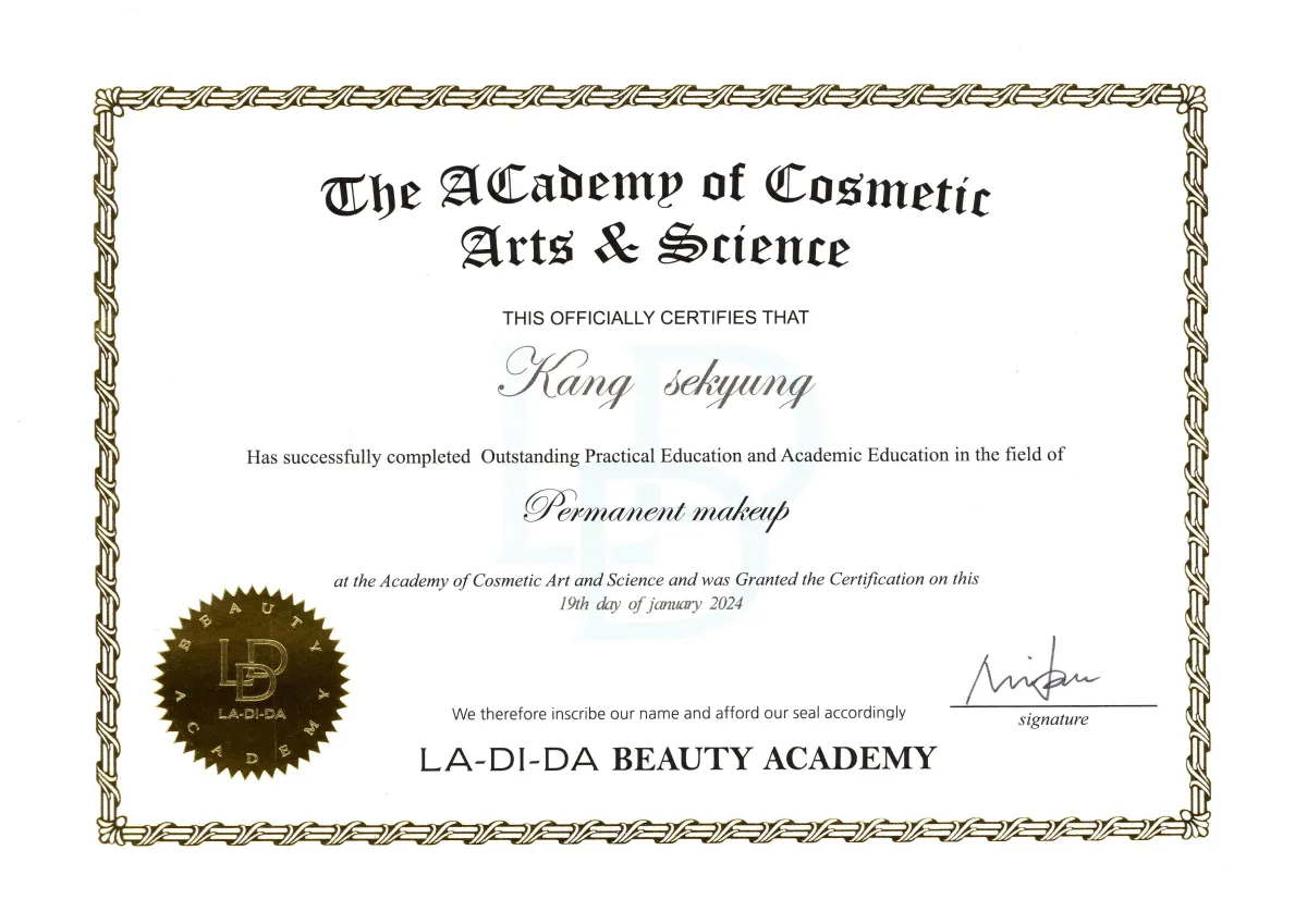 LA-DI-DA Beauty Academy 수료
The Academy of Cosmetic Arts & Science 반영구 메이크업 과정을 수료하였습니다.
2024.01.19